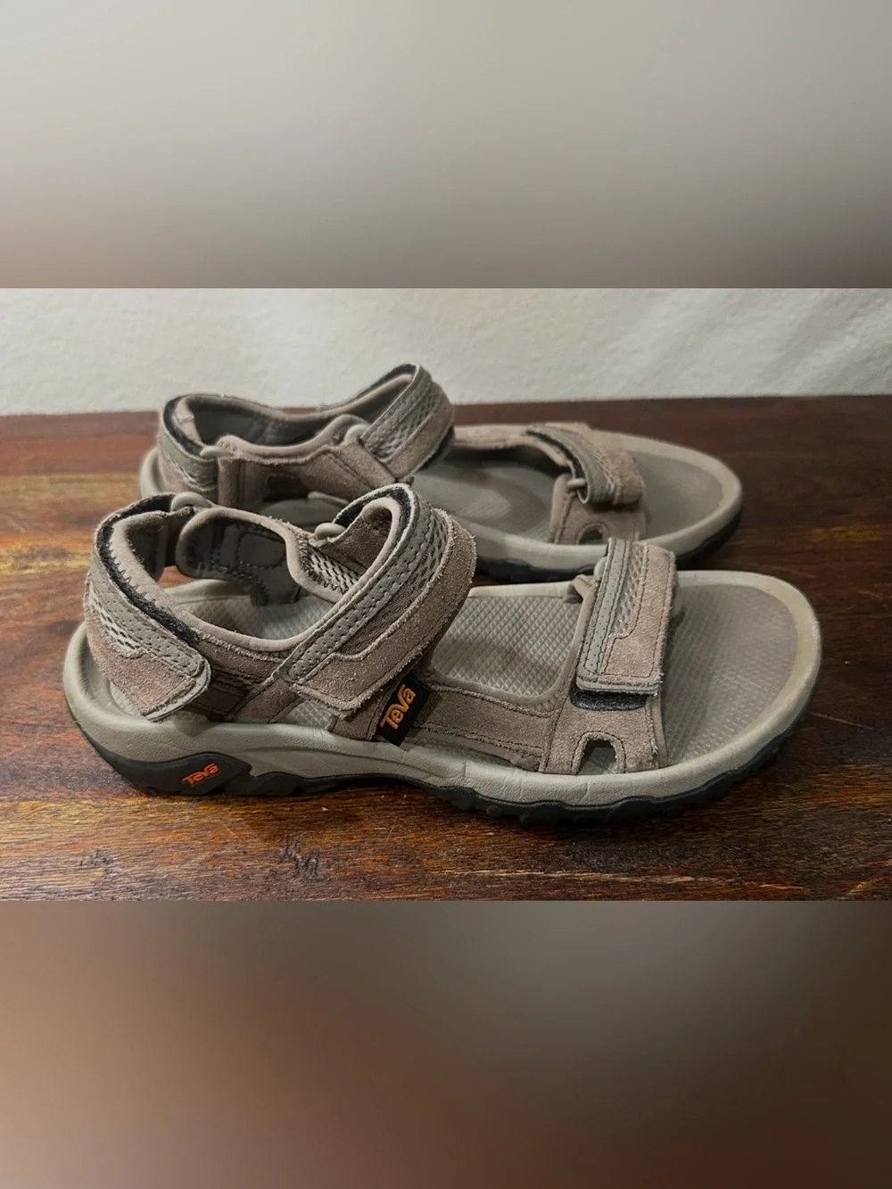 Teva‎ men’s Hudson Taupe Suede Outdoor Sport Sandals size 8